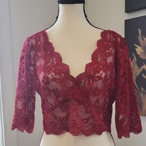 FREE💥 WITH 3/$30 BUNDLE💥 Lace Crop Top in Wine Red - Women's Elegant Scoop